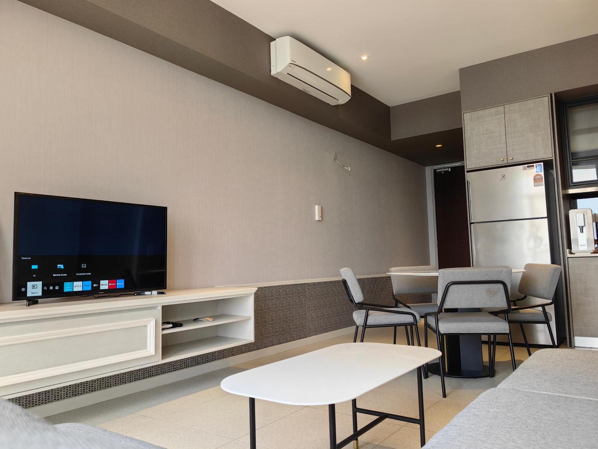 Millerz Square By Rverse Apartment