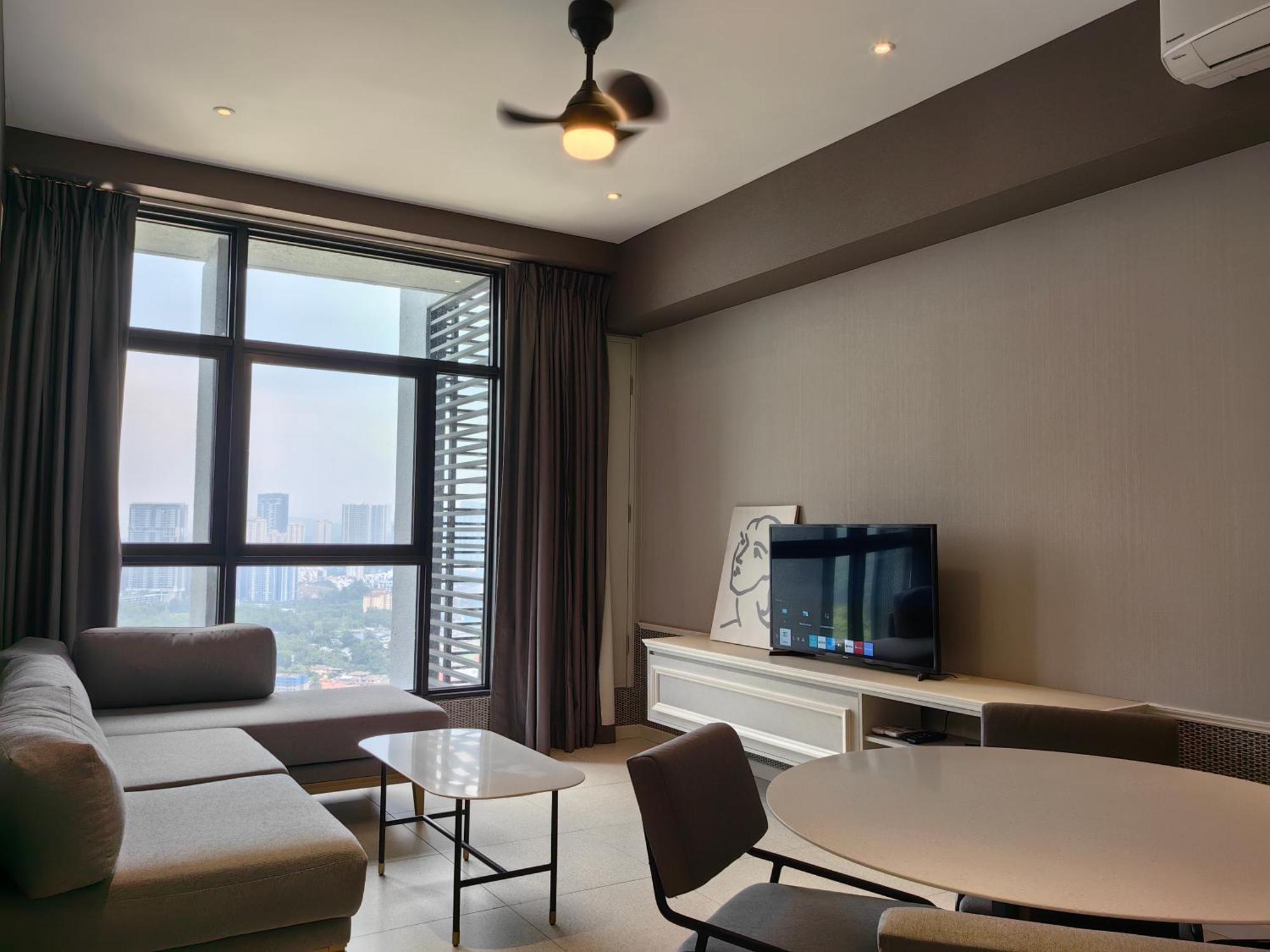 Millerz Square By Rverse Apartment