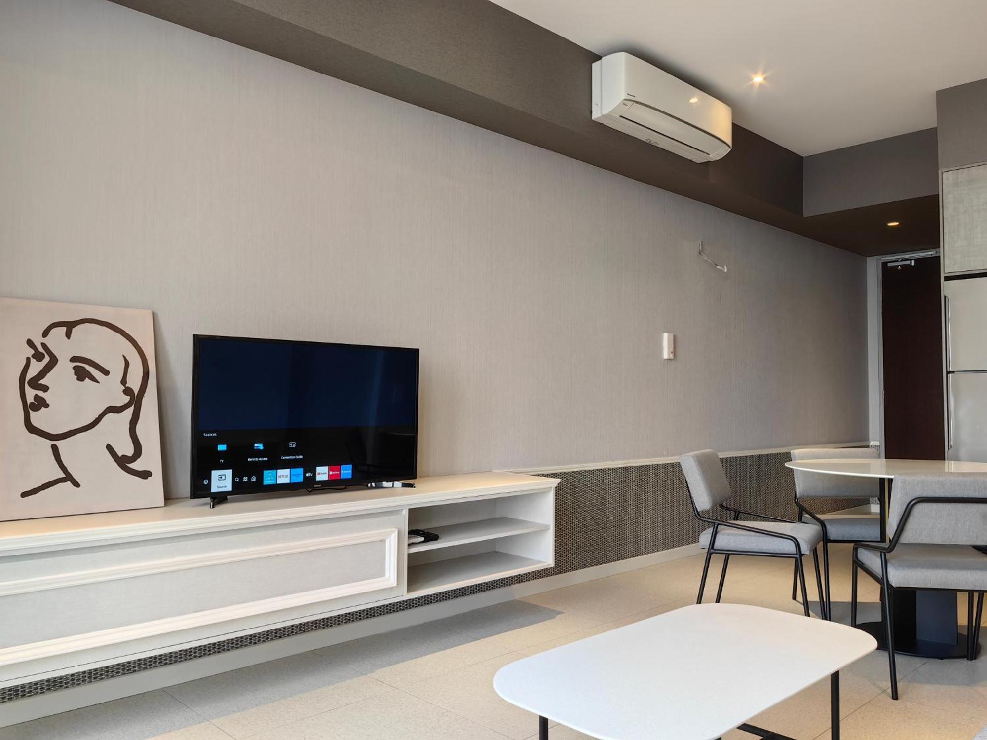 Apartment Millerz Square By Rverse